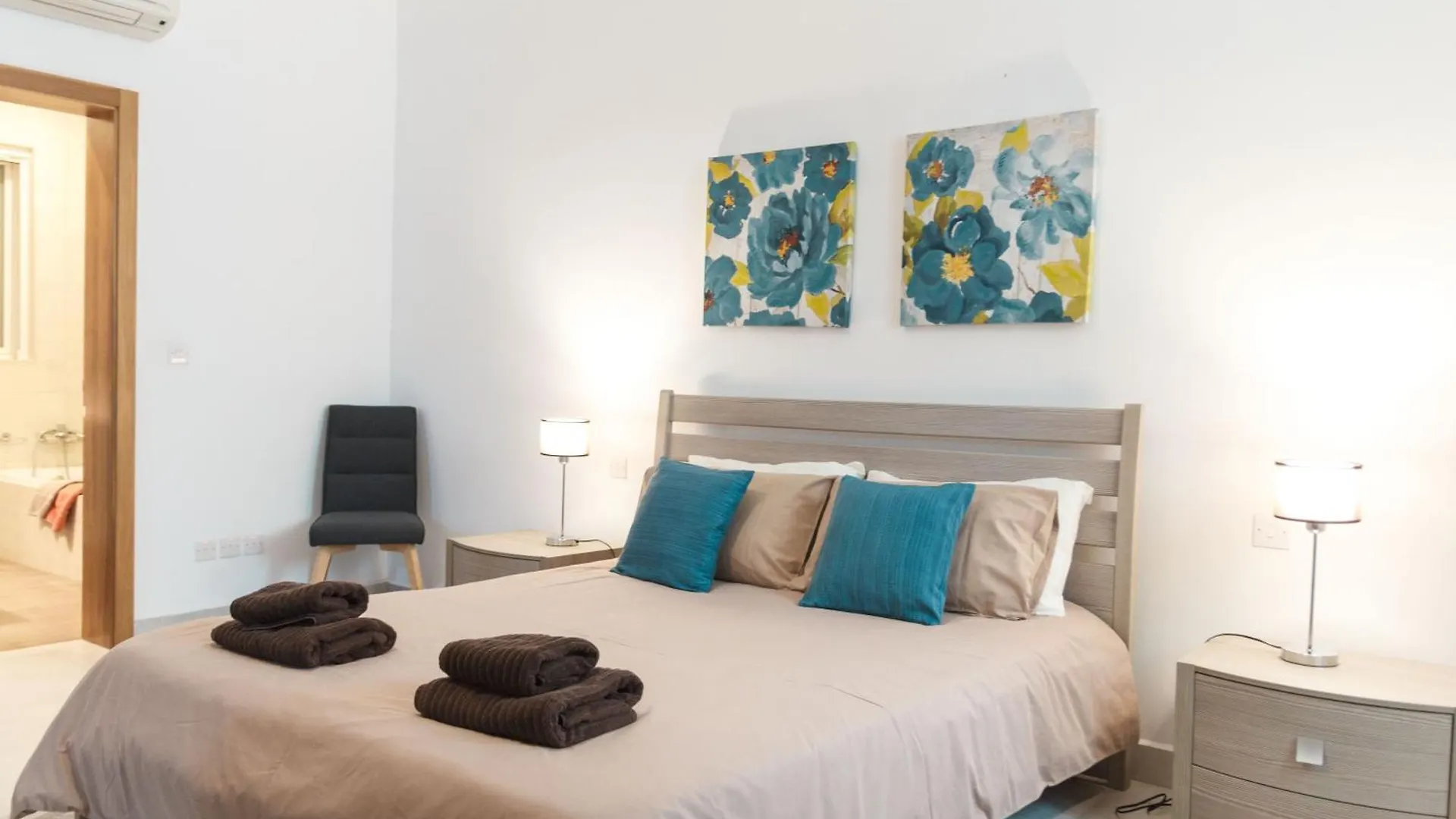 The Strand Luxurious Seafront Apartment Sliema 0*,