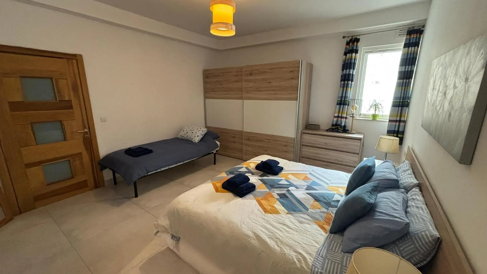 The Strand Luxurious Seafront Apartment Sliema