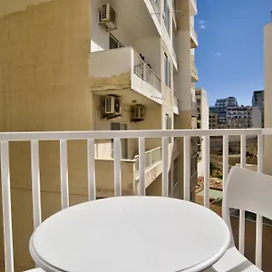 Appartement Sliema 2-Bedroom Central Apartments And Penthouse With Jacuzzi, Sliema